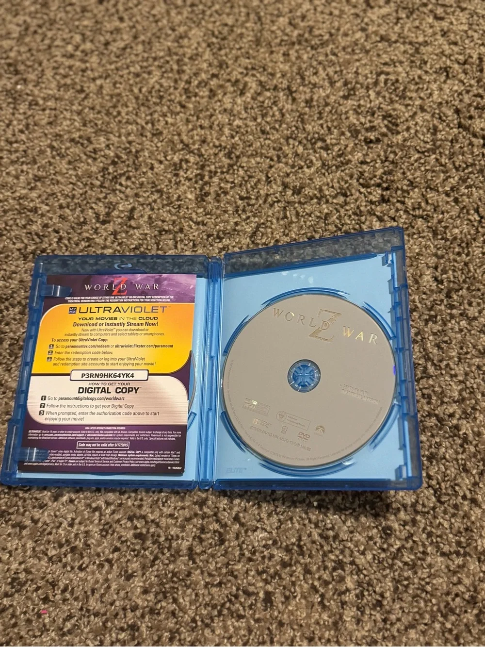 World War Z Blu-ray + DVD + Digital Copy - Blue Case